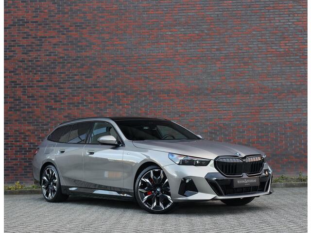BMW 5-SERIE Touring 550e xDrive | Oxid Grey - M Sport Pro