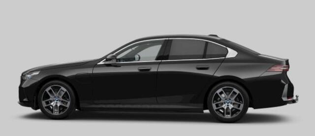 BMW 5-SERIE 530e Trekhaak - Comfortstoelen - Elektrisch verwarmde voorstoelen - Driving Assistant Professional - Head up - Parking Assistant Plus - Active Guard - Akoestische voetgangersbescherming - Comfort Access -