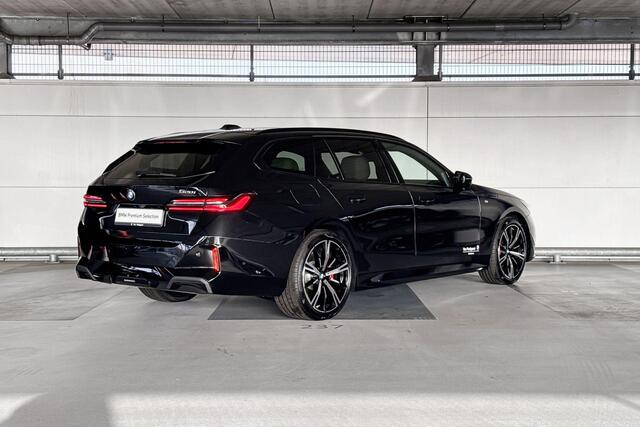 BMW 5-SERIE Touring 520i | M Sportpakket Pro | Innovation Pack | Travel Pack | Comfort Pack | Trekhaak