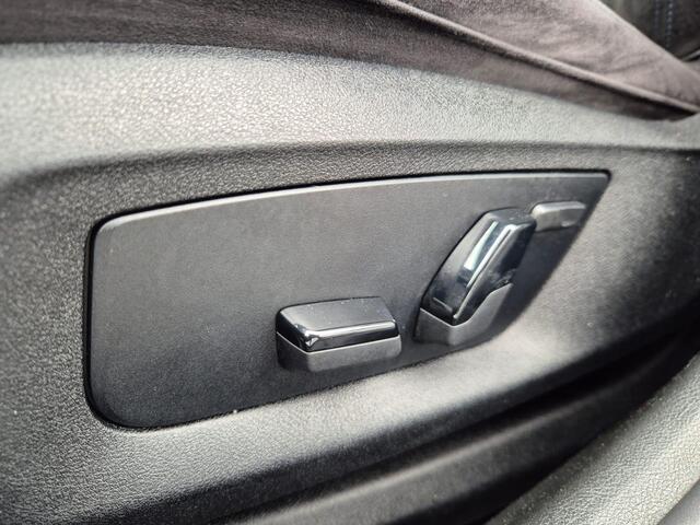 BMW 5-SERIE Touring 530i xDrive High Executive M-Sport | HUD | Pano | 19'' | Verw. stuur | DAB