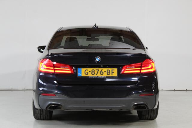 BMW 5-SERIE 530i High Ex M-Sport | HUD | Sfeer | Memory | Trekhaak | Camera