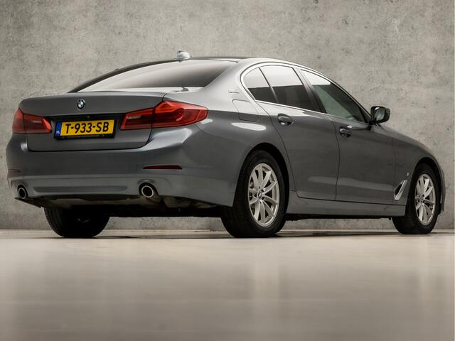 BMW 5-SERIE 530e iPerformance Sport 252Pk Automaat (GROOT NAVI, MEMORY SEATS, LEDER, STOELVERWARMING, GETINT GLAS, CAMERA, COMFORTSTOELEN, ELEK ACHTERKLEP, NIEUWSTAAT)