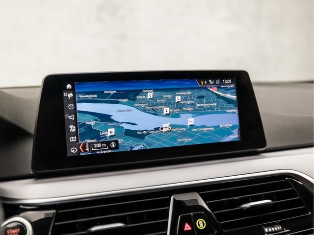 BMW 5-SERIE 530e iPerformance Sport 252Pk Automaat (GROOT NAVI, MEMORY SEATS, LEDER, STOELVERWARMING, GETINT GLAS, CAMERA, COMFORTSTOELEN, ELEK ACHTERKLEP, NIEUWSTAAT)