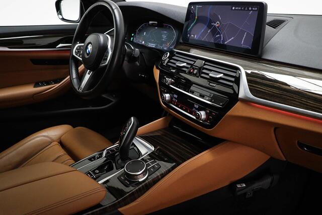 BMW 5-SERIE Touring 540i xDrive High Executive | LASER LED | HEAD UP | PANORAMADAK | 360 CAMERA | TREKHAAK