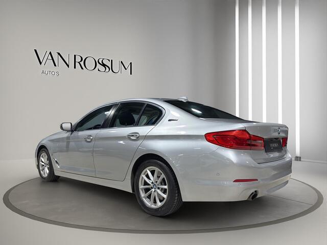 BMW 5-SERIE 530e iPerformance eDrive Edition | Leder | Schuif-/Kanteldak | Camera | Sfeerverl |