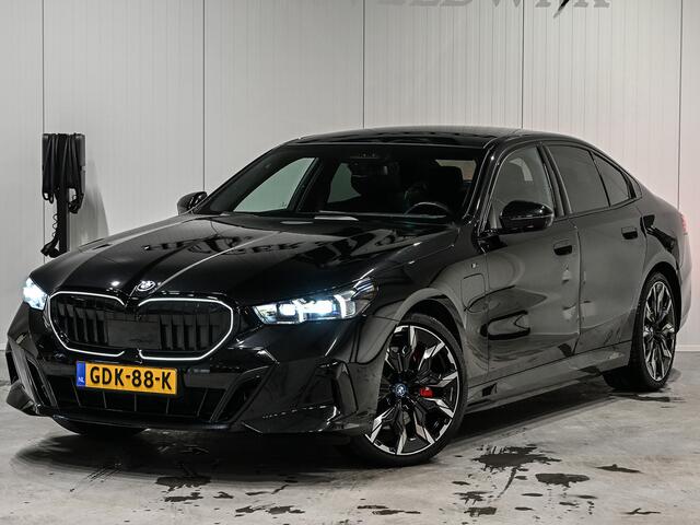 BMW 5-SERIE 550e xDrive M Sport pro · Adaptive Suspension · Iconic Glow · M Sport Brake · Shadowline Lights · Panorama dak · Comfort Seats · 4 Zone Climate · Ambiance Light · Adaptive Led · B&W Sound · Driving Assistant Professional