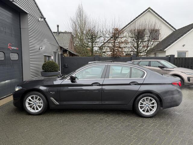 BMW 5-SERIE 530e Business Edition Plus | Panoramadak | Camera | Lederen Bekleding | Laser | Elektrische Trekhaak |