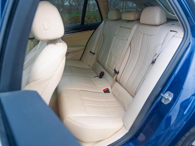 BMW 5-SERIE Touring 530i High Executive | Volleder | Pano | Luchtvering | Etc.