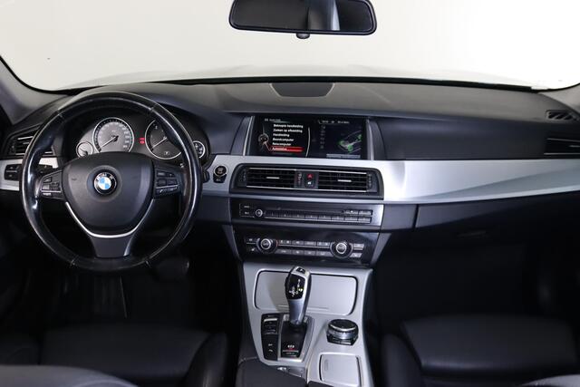 BMW 5-SERIE Touring 520xd High Executive, Nieuwe APK! Xenon, Cruise Control, Stoelverwarming, Lederen Bekleding, Trekhaak