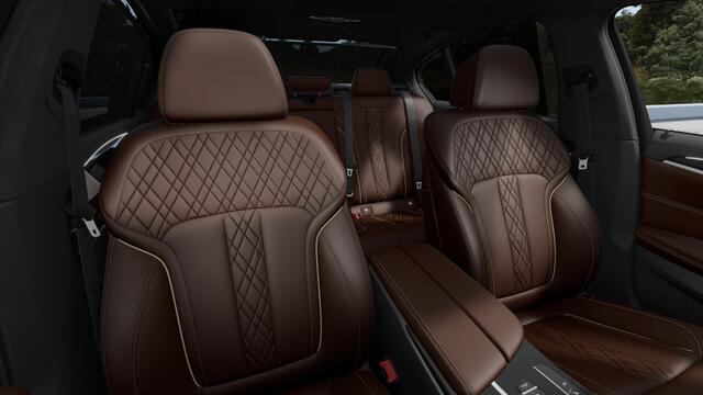 BMW 5-SERIE 530e 292PK M-Sport / M- Individual / alcantara / 360° / Laser