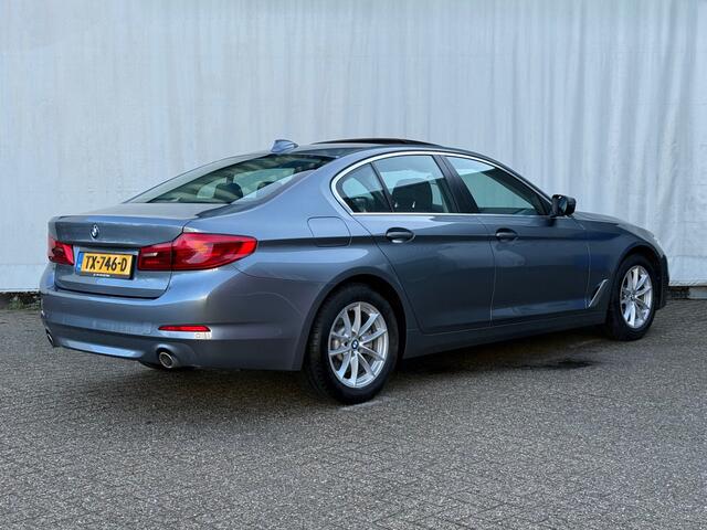 BMW 5-SERIE 520i High Executive / Sch.dak/ comf.stl
