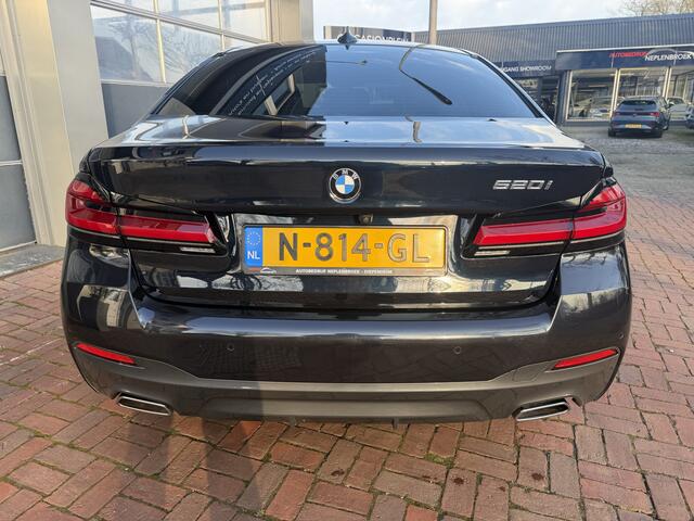 BMW 5-SERIE 520i High Executive Bj 2020 M-Pakket 184pk 94.000 km dealer onderhouden