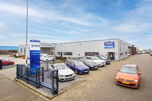 BMW 5-SERIE Touring 540i M-sport | Org. NL | Panoramadak | Head-up | Lederen bekleding | Stoelverwarming | LED