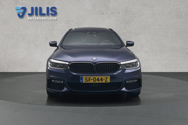 BMW 5-SERIE Touring 540i M-sport | Org. NL | Panoramadak | Head-up | Lederen bekleding | Stoelverwarming | LED