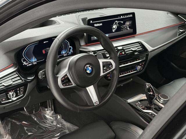 BMW 5-SERIE 545e xDrive High Executive G30 LCi M Sport 394 PK 6 cilinder - M5 STOELEN - PANORAMADAK - LASER LAMPEN - HARMAN KARDON