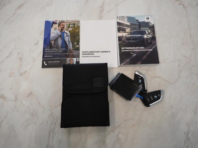 BMW 5-SERIE Touring 530e xDrive | Panoramadak | Harman/Kardon | HUD | Camera | Leder | Keyless | Adaptive Cruise