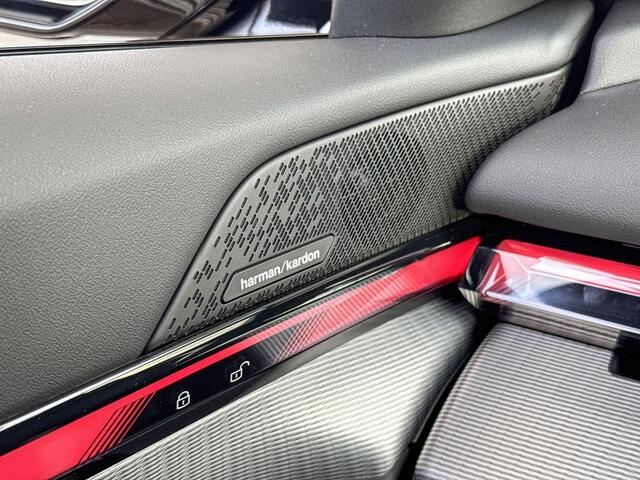 BMW 5-SERIE Touring 530e M Sportpakket Pro / Innovation Pack / Travel Pack / Trekhaak / Comfort Access / Panoramadak / Driving Assistant Plus / Harman-Kardon