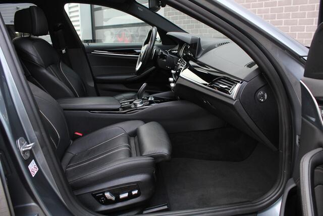 BMW 5-SERIE Touring 520d High Executive / Panoramadak / N.A.P.