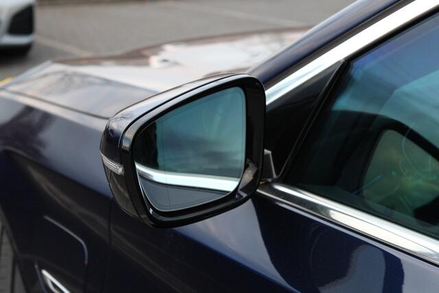 BMW 5-SERIE Touring 530e xDrive High Executive Luxury Line Automaat / Trekhaak / Laserlight / Active Cruise Control / Comfortstoelen / Stoelverwarming / Live Cockpit Professional