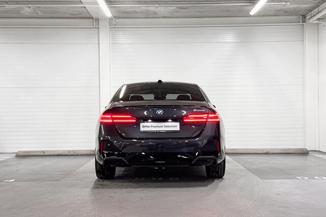 BMW 5-SERIE 530e | M-Sport Pro | Travel Pack | Comfort Pack | Driving Assistant Plus | Harman/Kardon | Panoramadak | Comfort Access