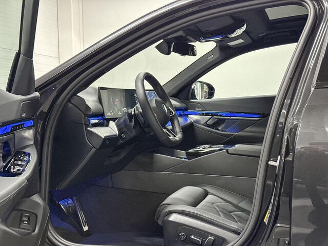 BMW 5-SERIE 530e | M-Sport Pro | Travel Pack | Comfort Pack | Driving Assistant Plus | Harman/Kardon | Panoramadak | Comfort Access