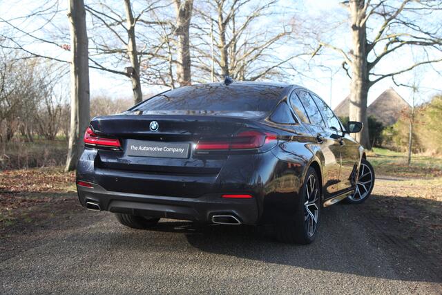 BMW 5-SERIE 530e M Sport |HIFI|Stuurver|Drivingass|CarbonZwart|