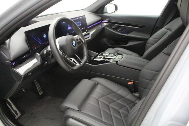BMW 5-SERIE 520i M-Sport Pro | Panorama | Harman Kardon |Stoelventilatie | Driving Assistant Professional