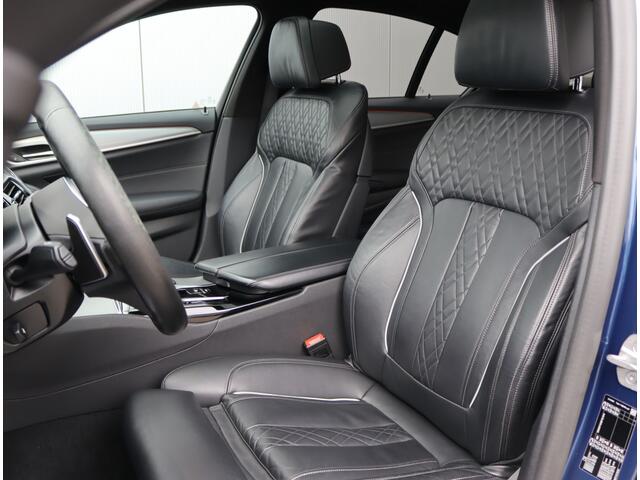 BMW 5-SERIE 520i M-Sport High Executive | Schuifdak | Leder | Head-up | Org. NL