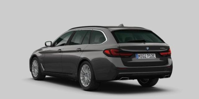 BMW 5-SERIE Touring 530e Driving Assistant Professional - Comfort Access - Head up - Harman Kardon - Sportstoel - Elektrisch verwarmde stoelen - Active Protection - BMW Laserlight - High Beam Assistant - Getinte Ruiten -