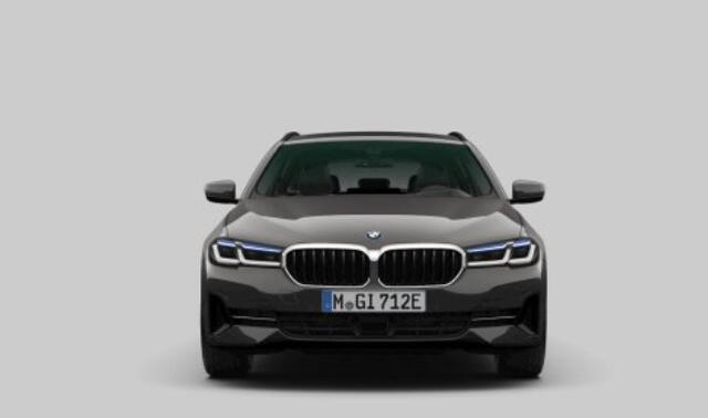 BMW 5-SERIE Touring 530e Driving Assistant Professional - Comfort Access - Head up - Harman Kardon - Sportstoel - Elektrisch verwarmde stoelen - Active Protection - BMW Laserlight - High Beam Assistant - Getinte Ruiten -