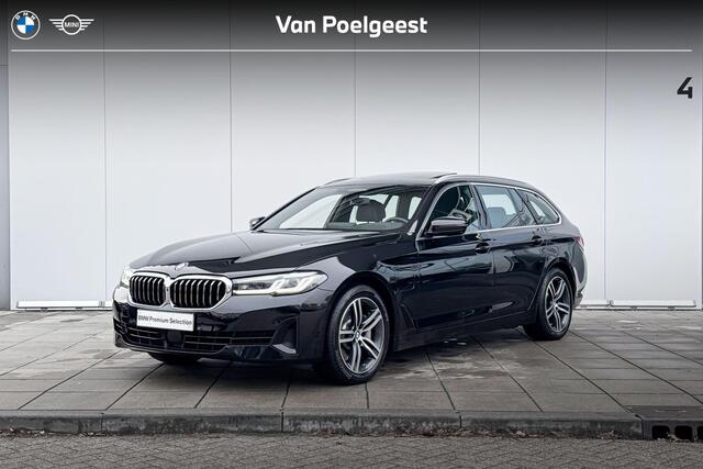 BMW 5-SERIE Touring 530e High Executive Luxuryline Comfort Acces / Glazen Schuifdak / Stoelverwarming / Adaptieve Led / Driving Prof / Parking Plus / Head Up / Hifi
