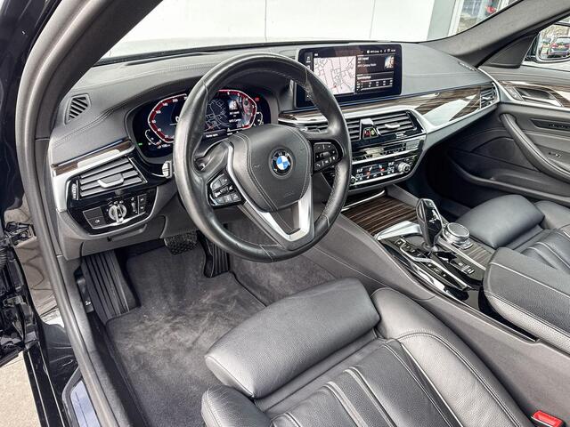BMW 5-SERIE Touring 530e High Executive Luxuryline Comfort Acces / Glazen Schuifdak / Stoelverwarming / Adaptieve Led / Driving Prof / Parking Plus / Head Up / Hifi