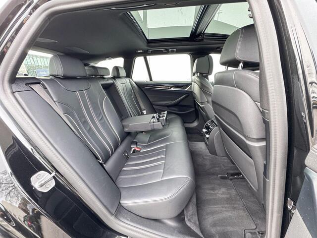 BMW 5-SERIE Touring 530e High Executive Luxuryline Comfort Acces / Glazen Schuifdak / Stoelverwarming / Adaptieve Led / Driving Prof / Parking Plus / Head Up / Hifi