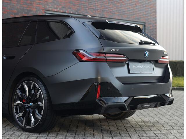 BMW 5-SERIE Touring 550e xDrive | Frozen - Pano - Trekhaak