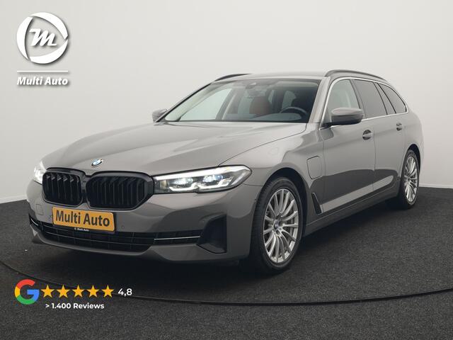 BMW 5-SERIE Touring 530e Sportline Plug In Hybrid 293pk Dealer O.H Bernina Grau Metallic PHEV | Trekhaak Afn. | M Sportstuur | Camera | Lederen Sportstoelen Verwarmd | Cruise Control | BMW LED | Hifi Sound | Apple Carplay | Navigatie | Virtual | DAB |