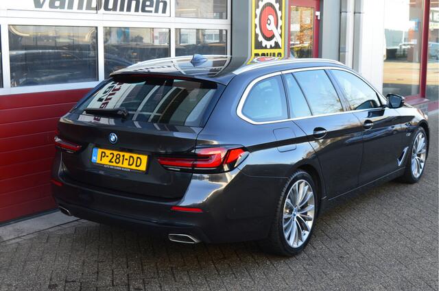 BMW 5-SERIE Touring 530e Business Edition Plus O.a: PDC, Camera, Stoelverw, ACC, Carplay, Etc. All-in prijs!