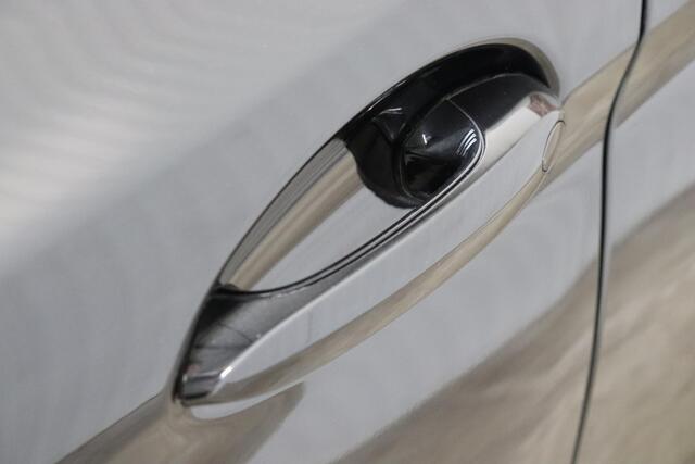 BMW 5-SERIE Touring 530i High Executive M Sport Pakket Automaat / Navigatie Professional / Panoramadak / Active Steering / Stuurwielverwarming / M Sportremsysteem / Comfortstoelen / Driving Assistant Plus / Head-Up Display / DAB / Multifunctioneel Instrumentendisplay