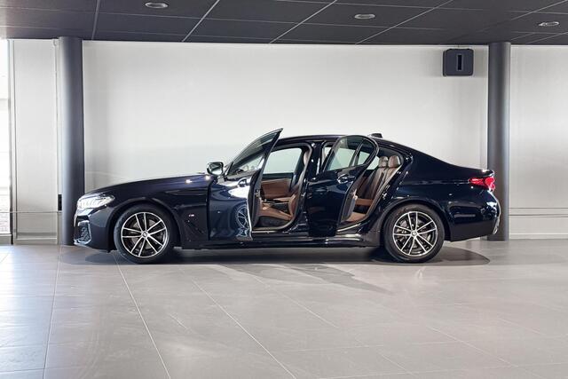 BMW 5-SERIE Sedan 520i Business Edition Plus | M Sport | Stoelverwarming | Achteruitrijcamera | Laserlight |