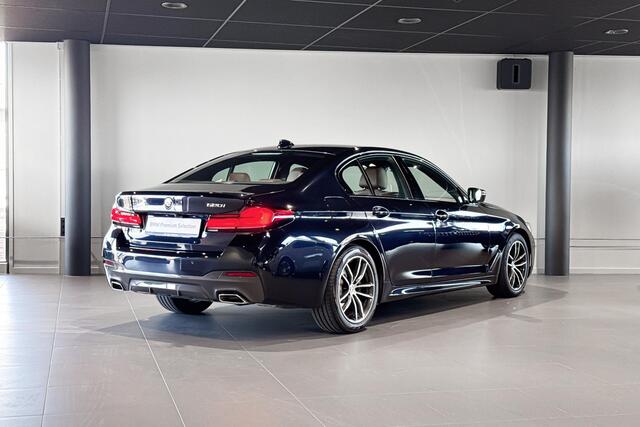 BMW 5-SERIE Sedan 520i Business Edition Plus | M Sport | Stoelverwarming | Achteruitrijcamera | Laserlight |