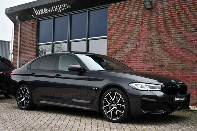 BMW 5-SERIE 530e M-Sport Pano Trekh HUD