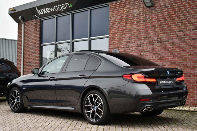 BMW 5-SERIE 530e M-Sport Pano Trekh HUD