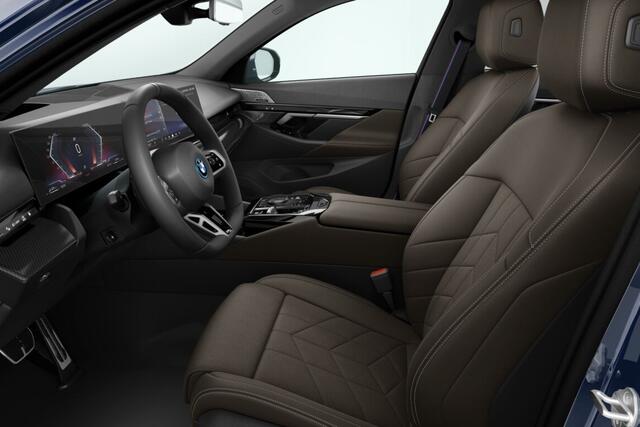 BMW 5-SERIE Sedan 530e M Sport Edition | M Sportpakket Pro | Innovation Pack | Travel Pack | Comfort Pack | Trekhaak