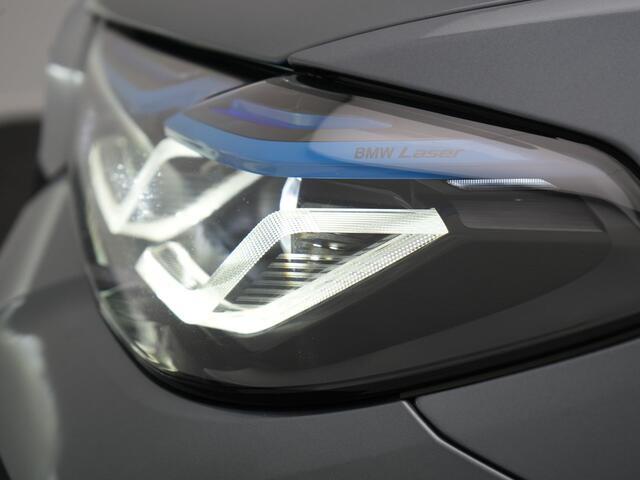 BMW 5-SERIE Touring 530e xDrive M Sport Plug In Hybrid 293pk Dealer O.H. PHEV | Panodak | Head Up | Laser LED | 360 Camera | Harman & Kardon | Sfeerverlichting | Alcantara Sportstoelen Verwarmd | Keyless | Blis | Virtual | Navigatie | DAB |