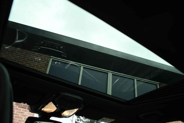 BMW 5-SERIE 545e xDrive M-Sport Pano ACC HUD 20inch 360 Laser HiFi Adp-demping