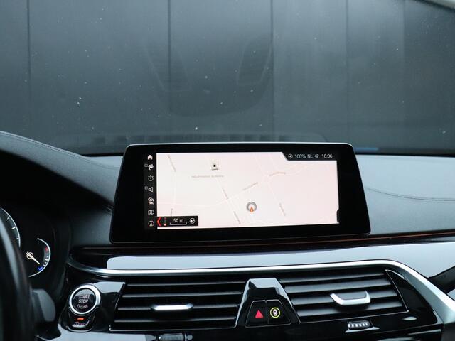 BMW 5-SERIE Touring 520i Corporate Lease High Executive | LEDER | MEMORY | PANO-DAK | CAMERA | APPLE CARPLAY | STOELVERW. | CRUISE | NAVI |