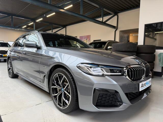 BMW 5-SERIE Touring 530e xDrive M Sport Trekhaak Panoramadak Head-Up Display Leder Dynamic Damping Control Driving Assistant Professional Parkeerassistent-pakket Plus Laser