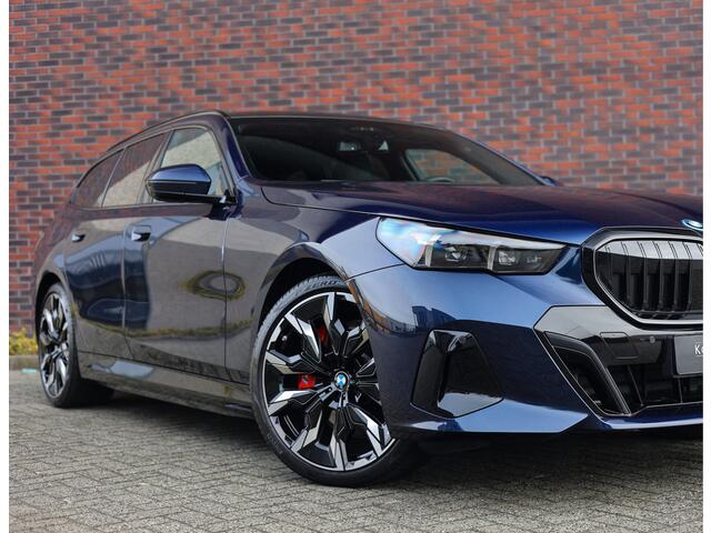 BMW 5-SERIE Touring 550e xDrive | Pano - Trekhaak - Bow&Wil