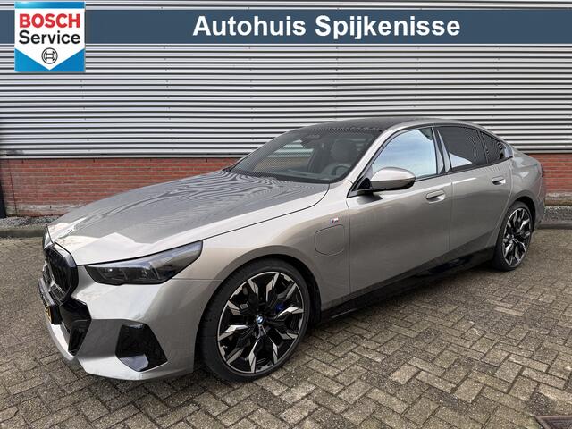 BMW 5-SERIE 550e xDrive | M Sportpakket Pro | 21inch | HUD | B&W | Panorama-dak |
