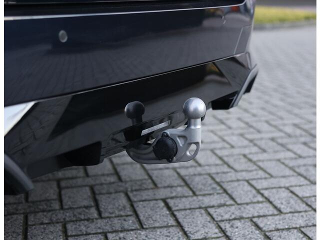 BMW 5-SERIE Touring 550e xDrive | Carbonzwart - Bow&Wil - Trekhaak