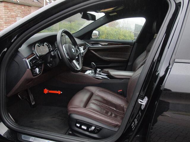BMW 5-SERIE 530i High Executive | M-Pakket | Camera | Sfeerverlichting | Automaat | NL-Auto |